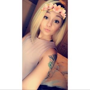 Meet your Posher, Adrianna